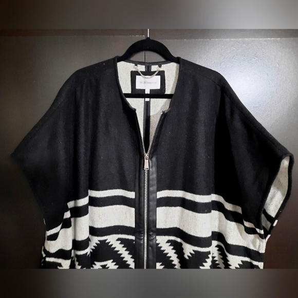 BCBG Wool Blend Poncho Style Zip Jacket - Picture 5 of 11
